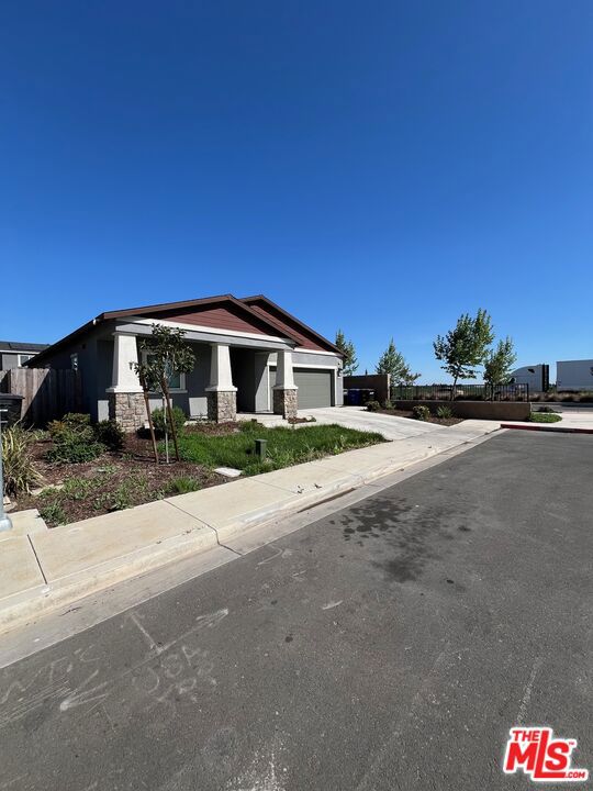 935 Northwich Ln, Patterson, CA 95363