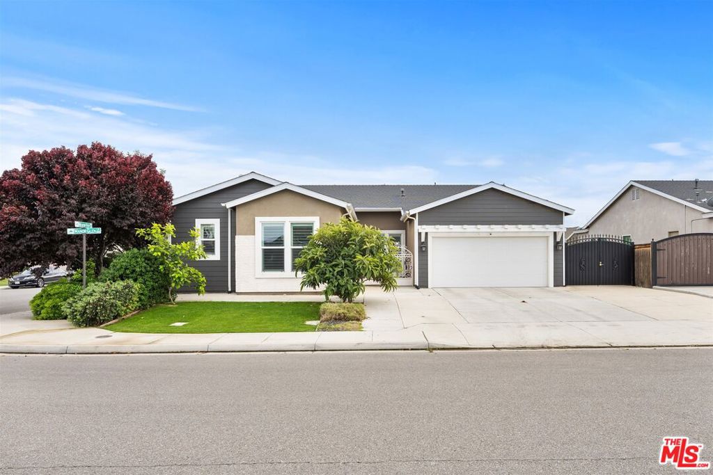 9223 Manor Glen Ln, Shafter, CA 93263