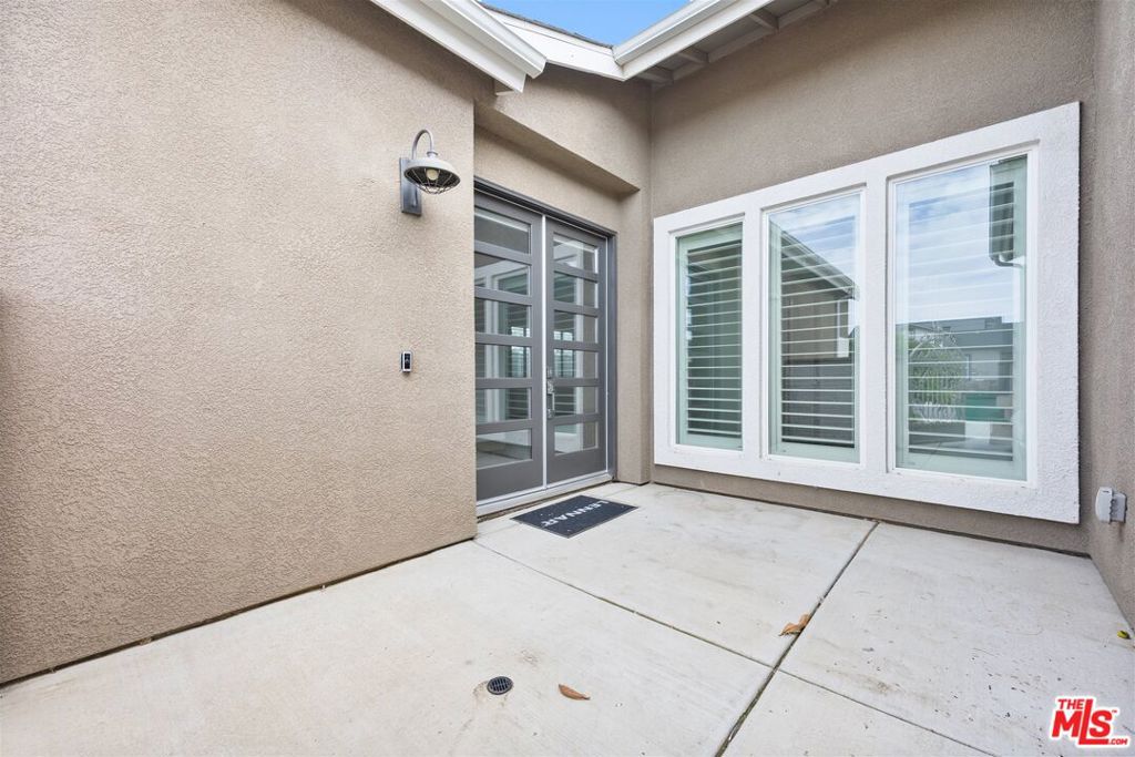 9223 Manor Glen Ln, Shafter, CA 93263