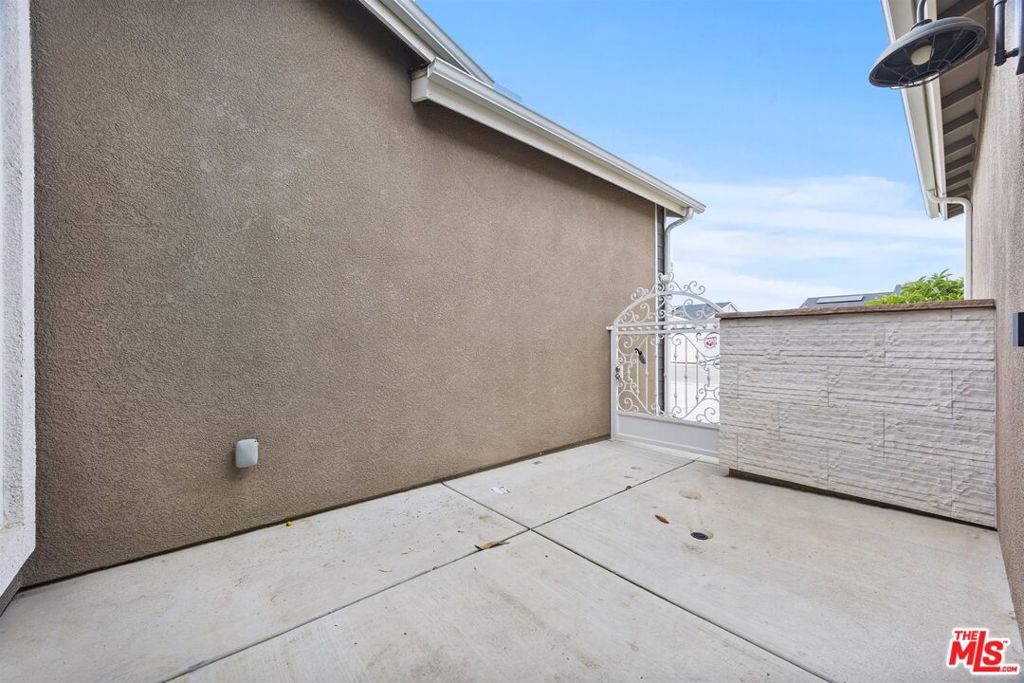 9223 Manor Glen Ln, Shafter, CA 93263