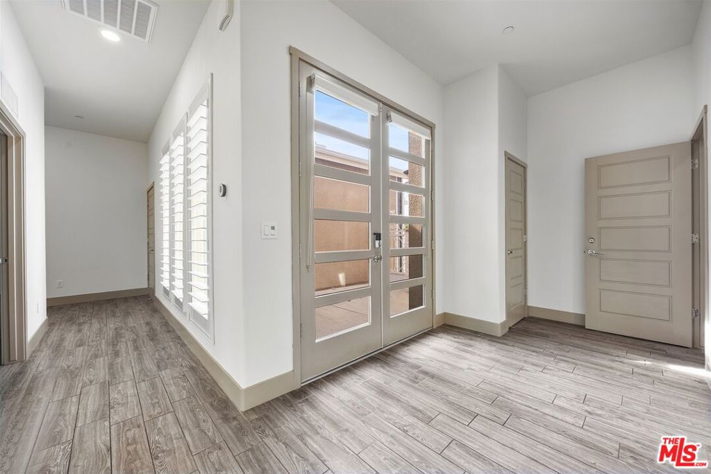 9223 Manor Glen Ln, Shafter, CA 93263