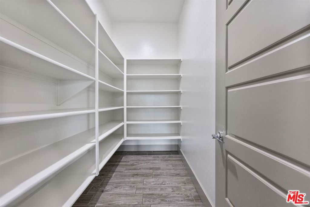 9223 Manor Glen Ln, Shafter, CA 93263