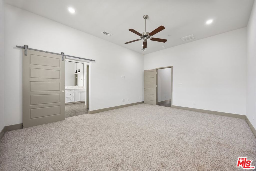 9223 Manor Glen Ln, Shafter, CA 93263