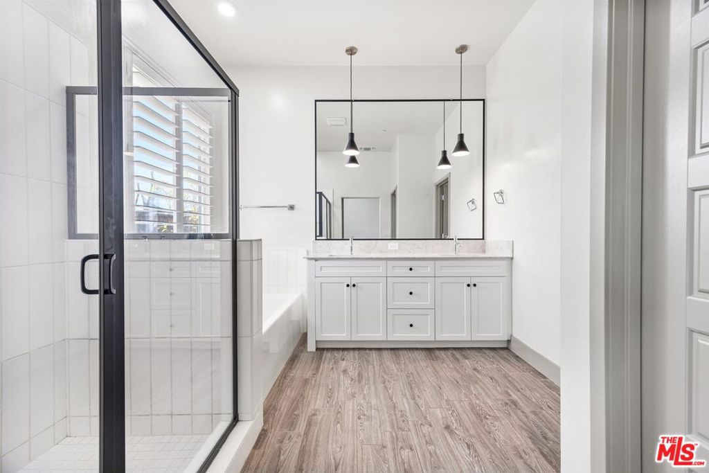 9223 Manor Glen Ln, Shafter, CA 93263