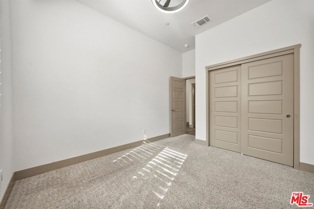 9223 Manor Glen Ln, Shafter, CA 93263