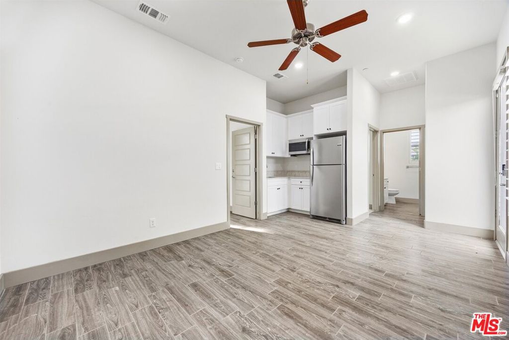 9223 Manor Glen Ln, Shafter, CA 93263