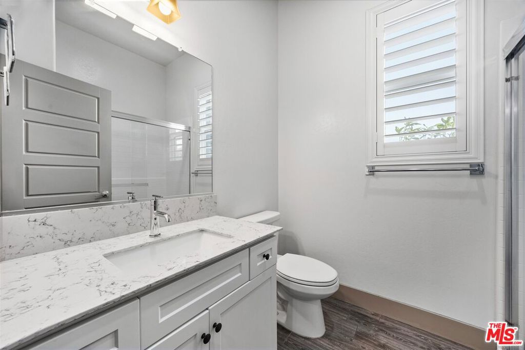 9223 Manor Glen Ln, Shafter, CA 93263