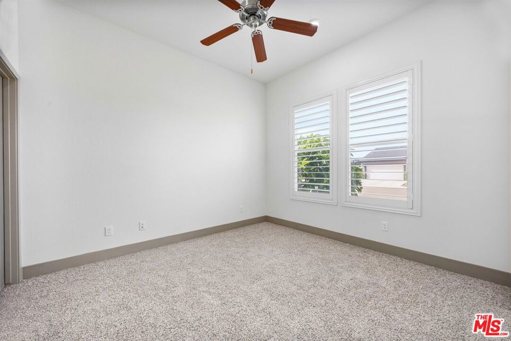 9223 Manor Glen Ln, Shafter, CA 93263