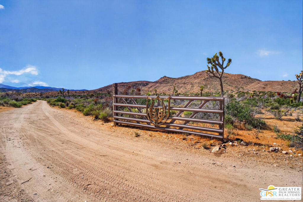 53408 Stud Valley Rd, Pioneertown, CA 92268