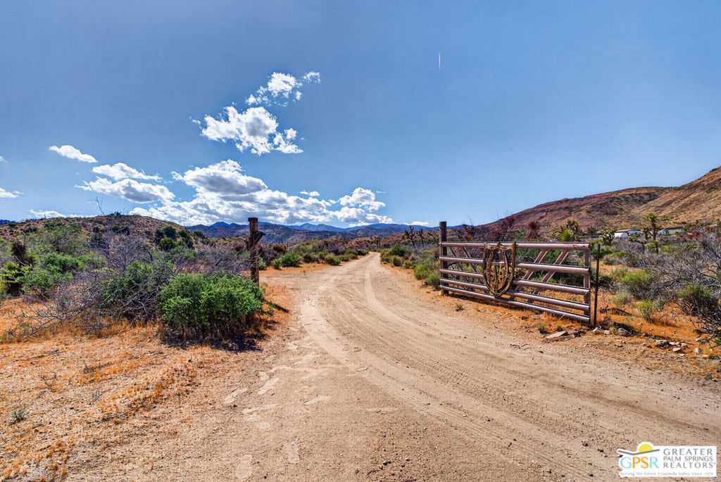 53408 Stud Valley Rd, Pioneertown, CA 92268