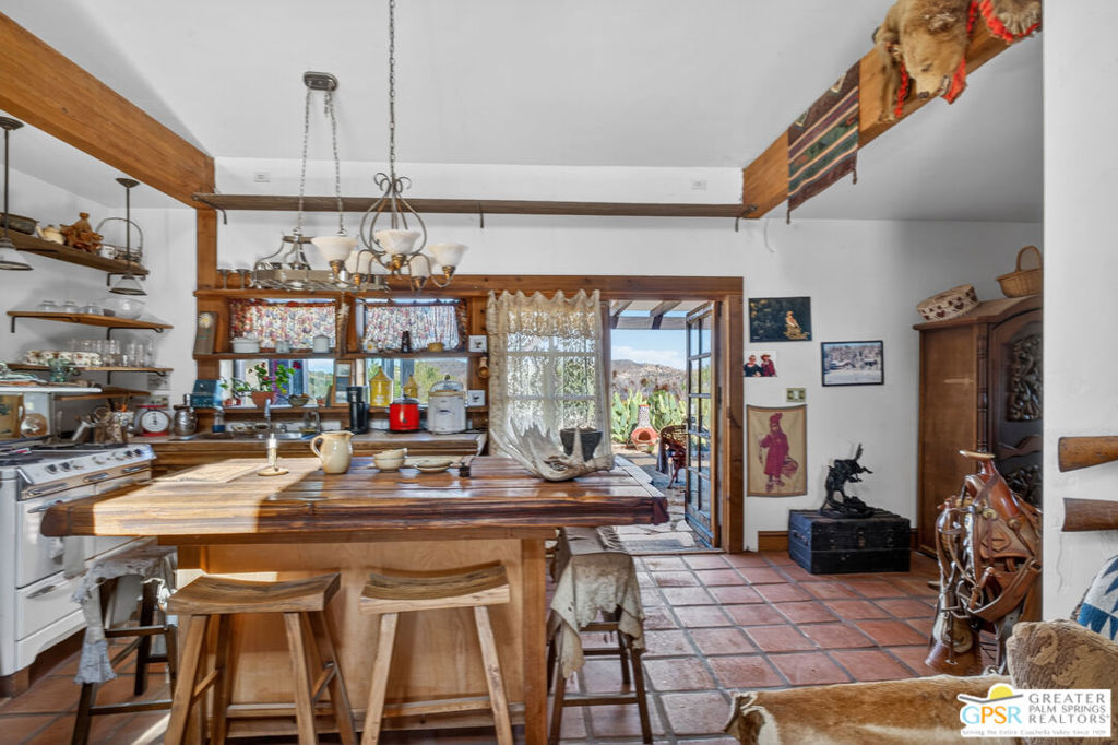 53408 Stud Valley Rd, Pioneertown, CA 92268