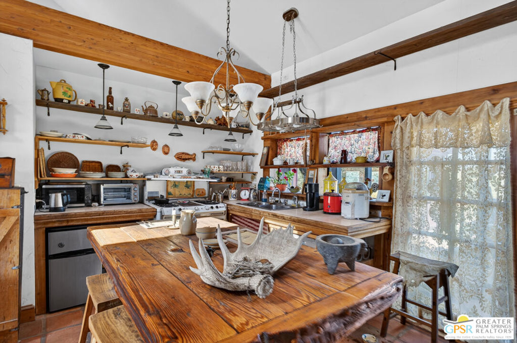 53408 Stud Valley Rd, Pioneertown, CA 92268