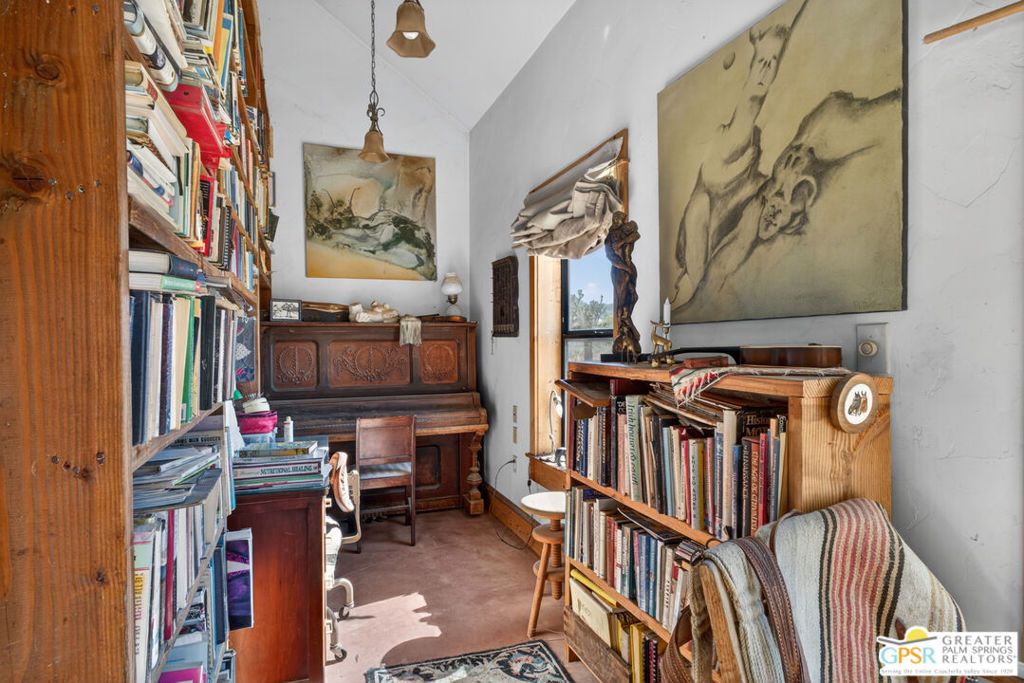 53408 Stud Valley Rd, Pioneertown, CA 92268