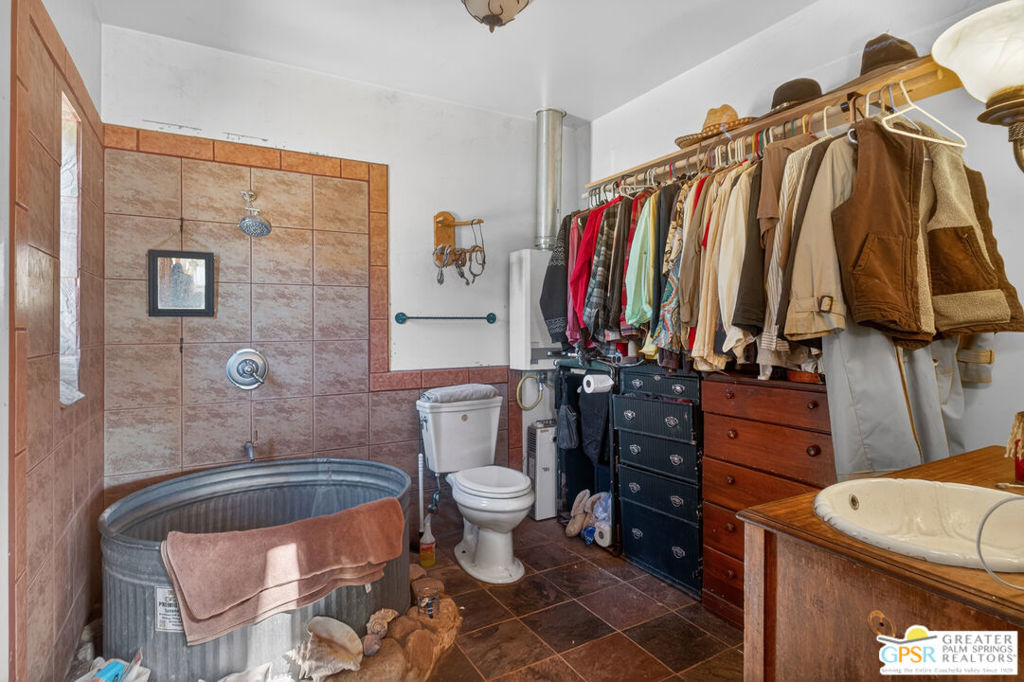 53408 Stud Valley Rd, Pioneertown, CA 92268