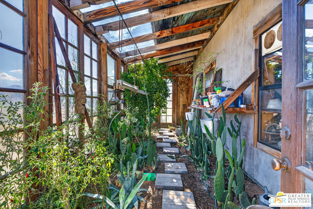 53408 Stud Valley Rd, Pioneertown, CA 92268