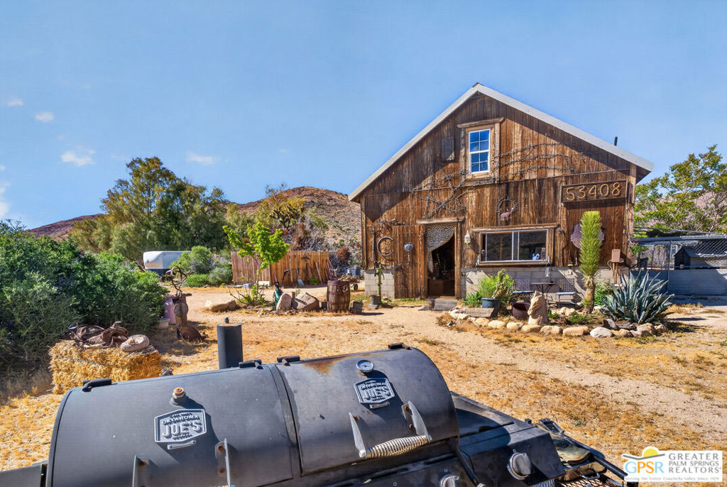 53408 Stud Valley Rd, Pioneertown, CA 92268