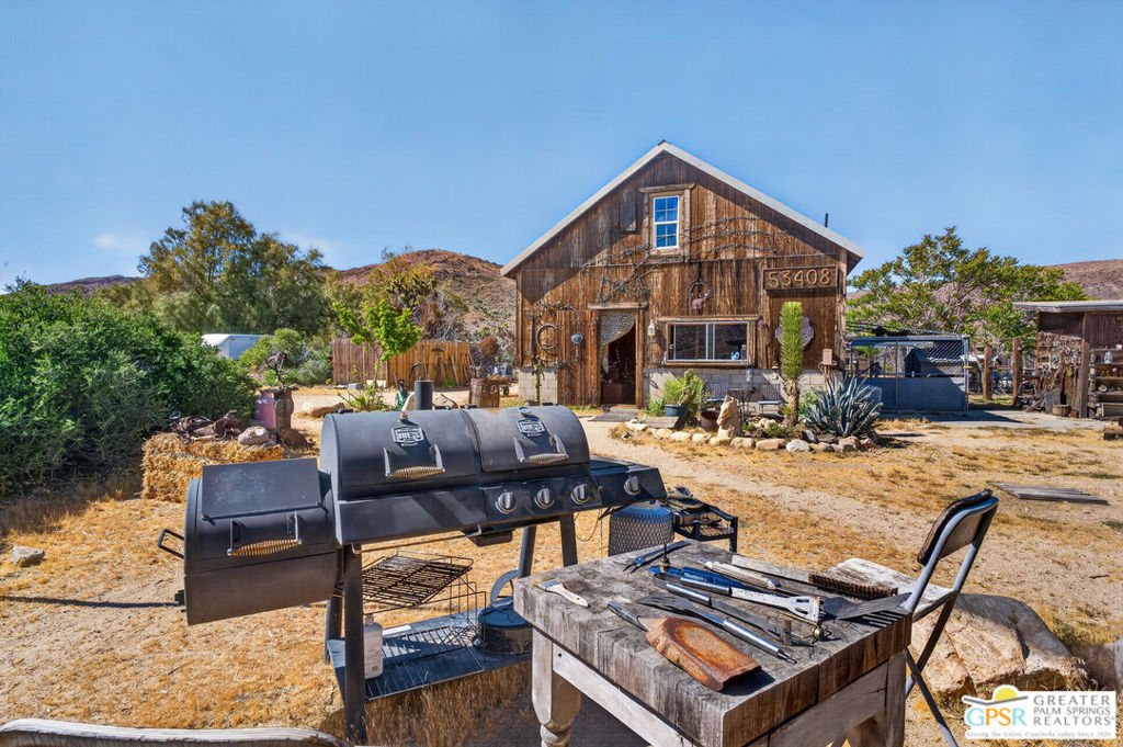 53408 Stud Valley Rd, Pioneertown, CA 92268