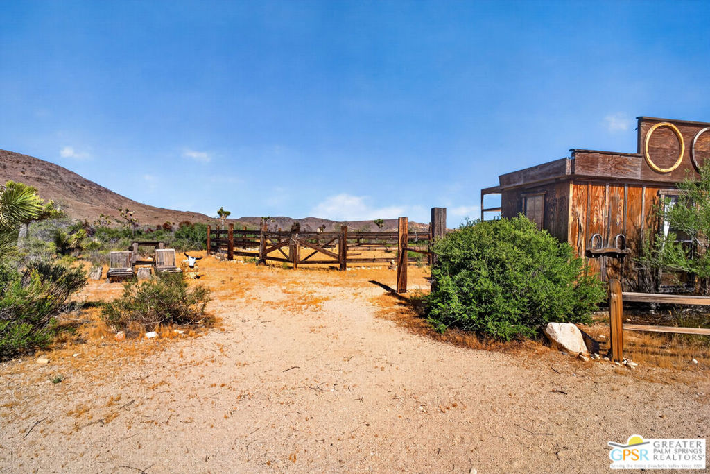 53408 Stud Valley Rd, Pioneertown, CA 92268