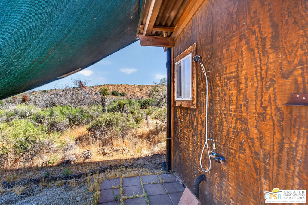 53408 Stud Valley Rd, Pioneertown, CA 92268