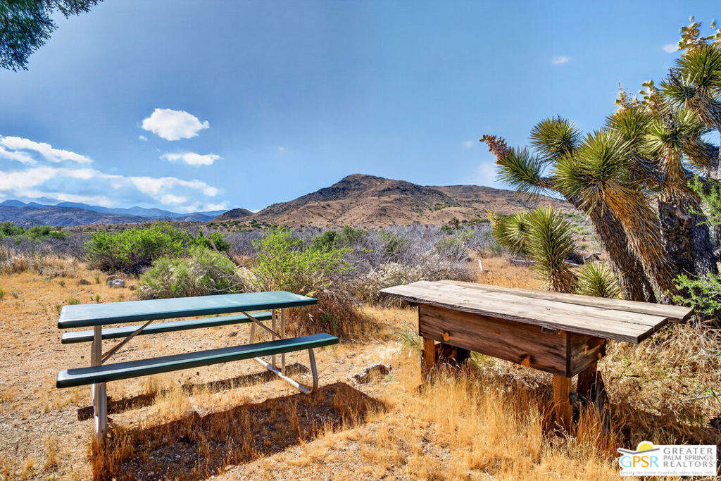 53408 Stud Valley Rd, Pioneertown, CA 92268