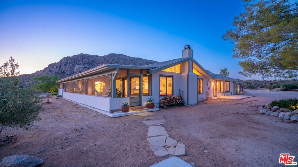 2900 Roadrunner, Pioneertown, CA 92268