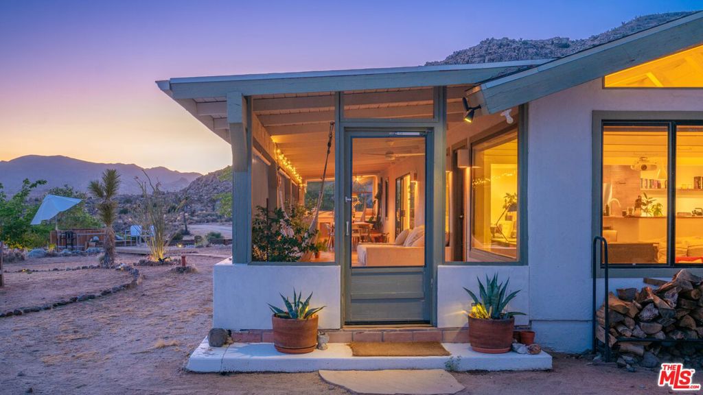 2900 Roadrunner, Pioneertown, CA 92268