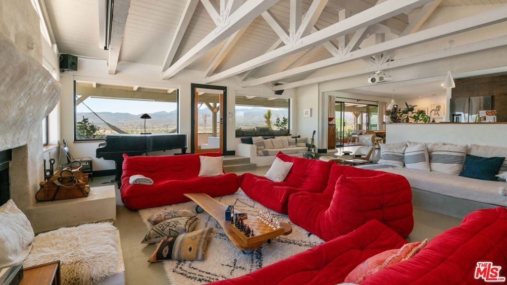 2900 Roadrunner, Pioneertown, CA 92268