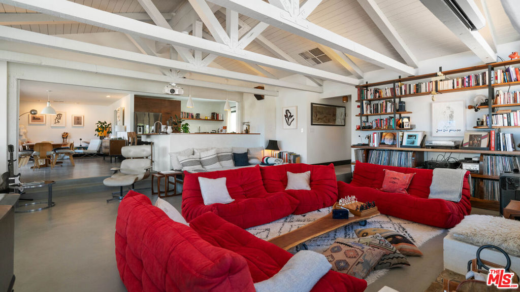 2900 Roadrunner, Pioneertown, CA 92268