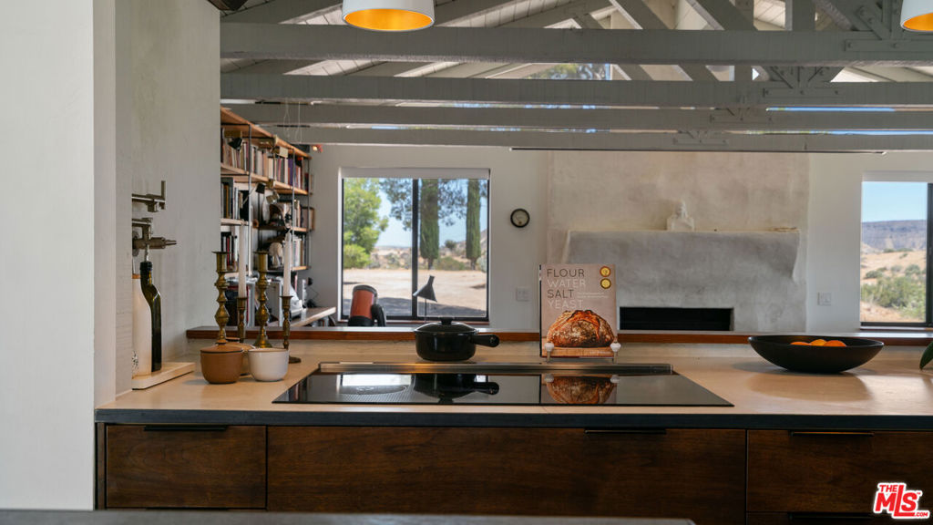 2900 Roadrunner, Pioneertown, CA 92268