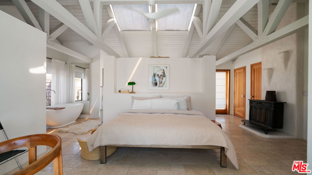 2900 Roadrunner, Pioneertown, CA 92268