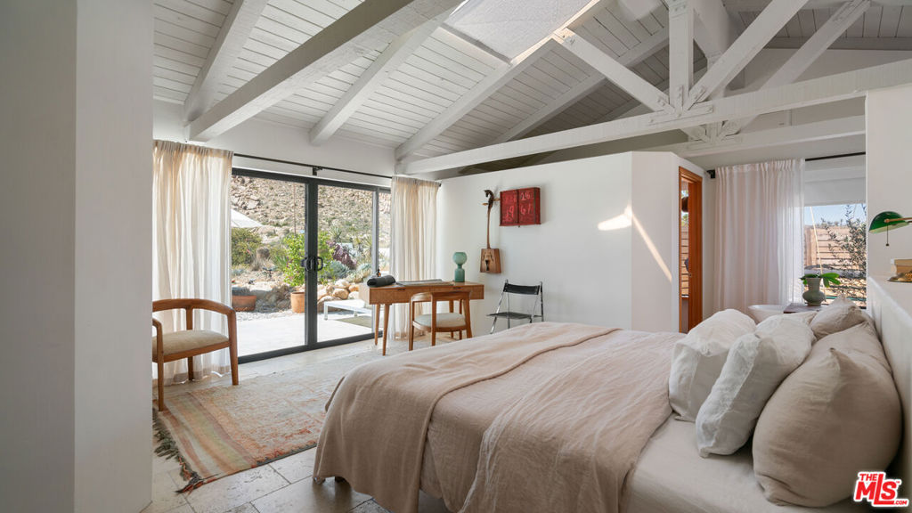 2900 Roadrunner, Pioneertown, CA 92268