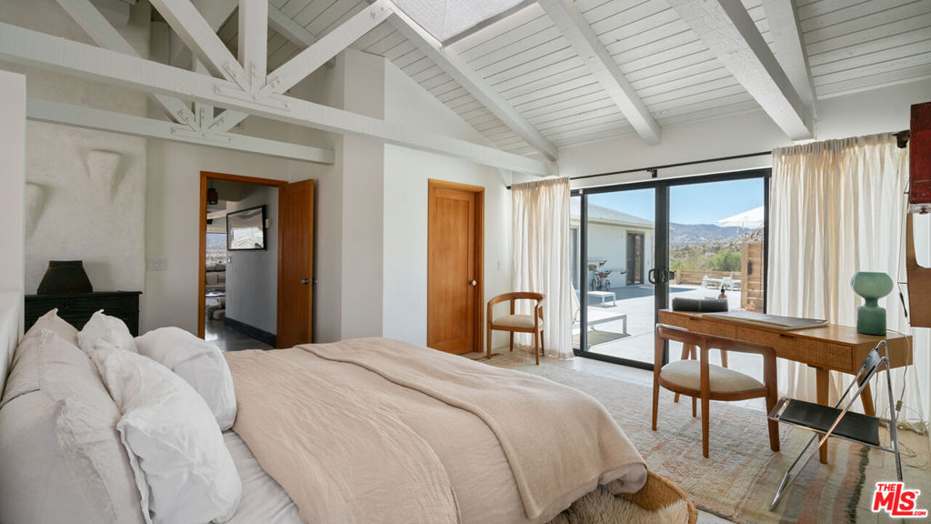 2900 Roadrunner, Pioneertown, CA 92268