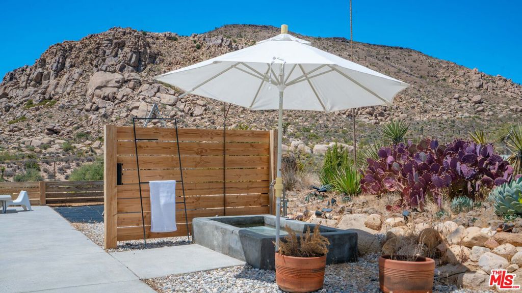 2900 Roadrunner, Pioneertown, CA 92268