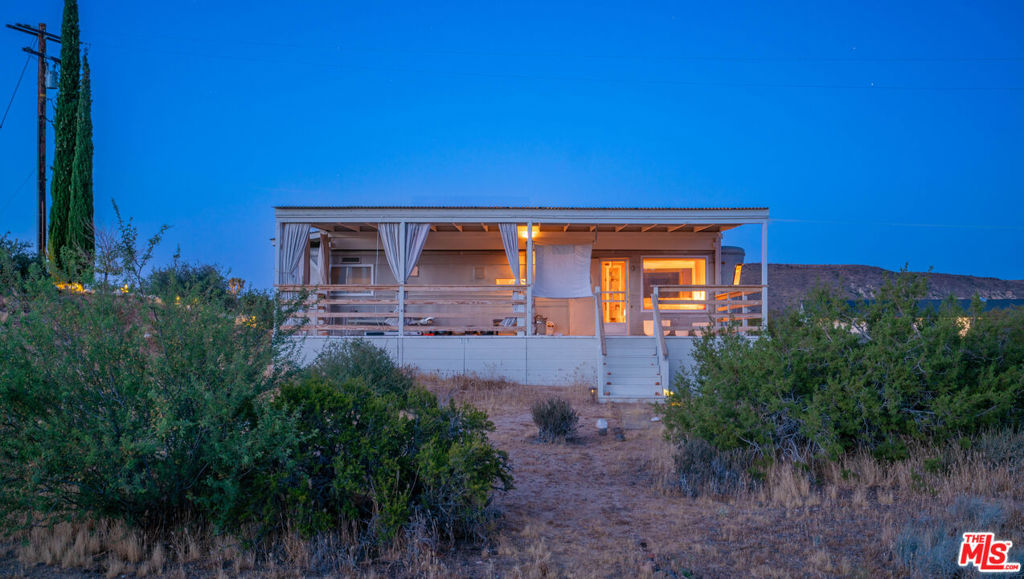 2900 Roadrunner, Pioneertown, CA 92268