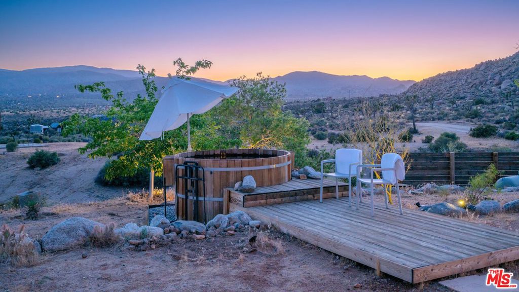2900 Roadrunner, Pioneertown, CA 92268