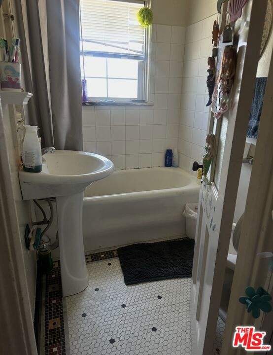 203 Jones St, Modesto, CA 95354