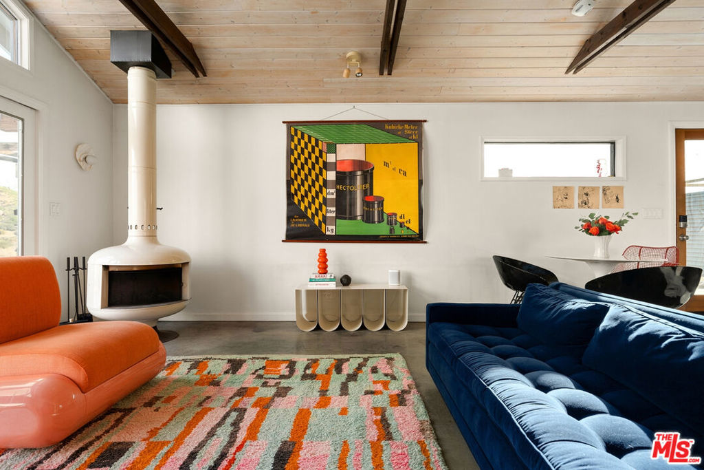 52733 Oak Dr, Pioneertown, CA 92268