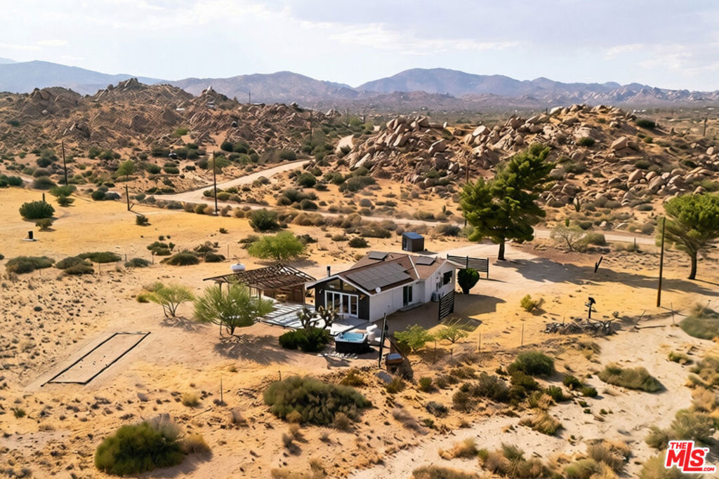 52733 Oak Dr, Pioneertown, CA 92268