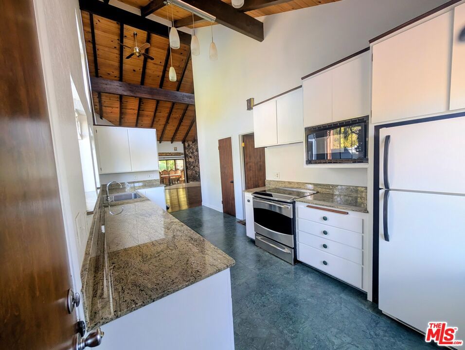 37068 Mudge Ranch Rd, Coarsegold, CA 93614