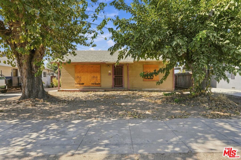528 S D St, Exeter, CA 93221