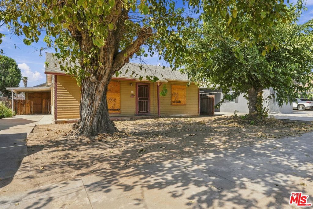 528 S D St, Exeter, CA 93221