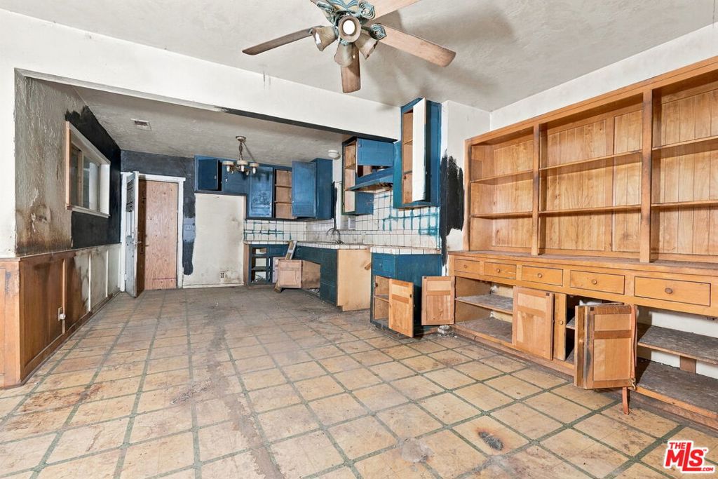 528 S D St, Exeter, CA 93221