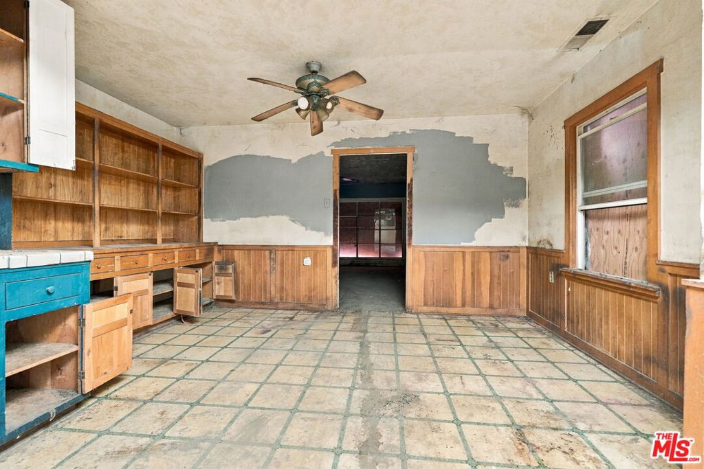 528 S D St, Exeter, CA 93221
