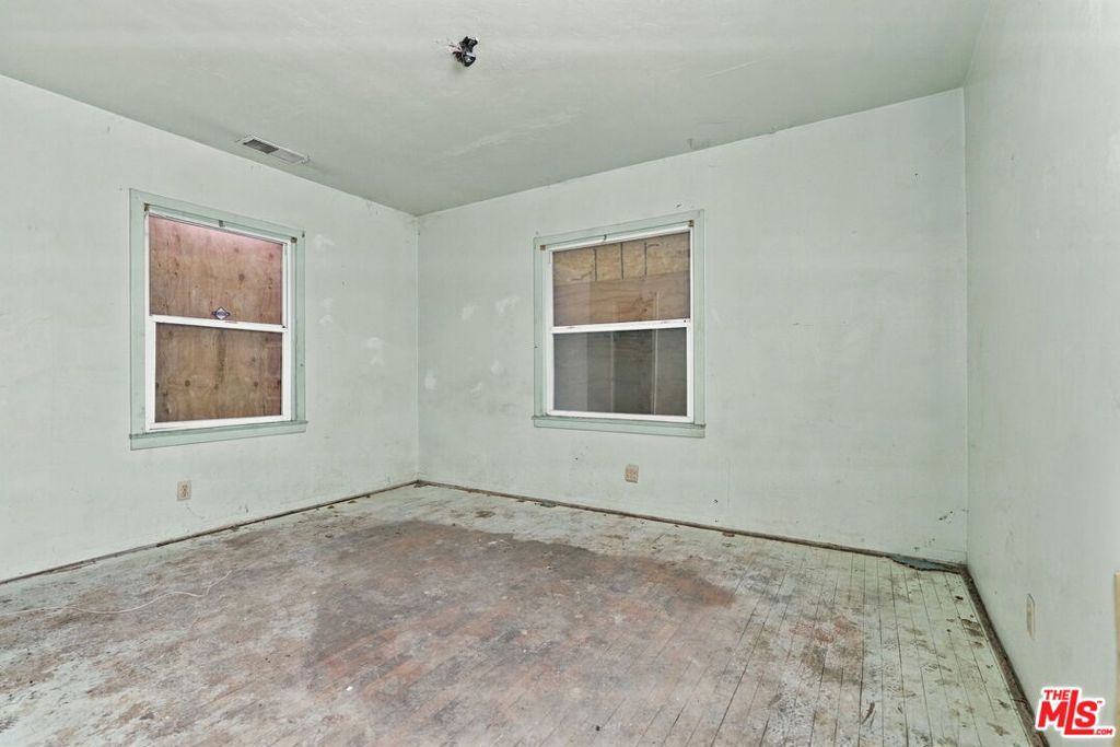 528 S D St, Exeter, CA 93221