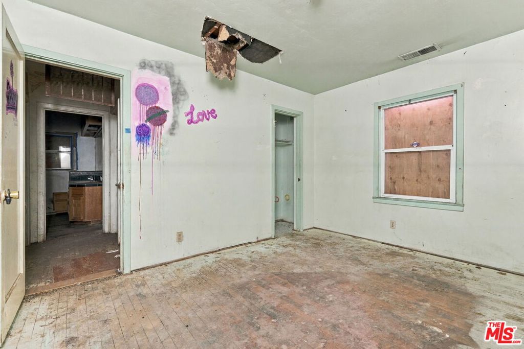 528 S D St, Exeter, CA 93221