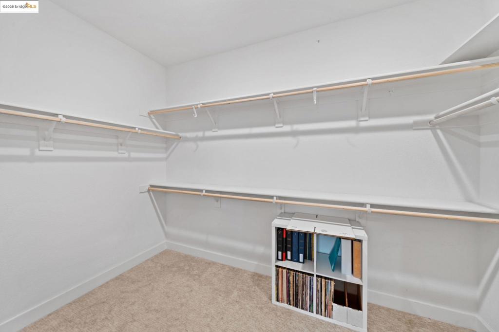 1052 Camborne Dr, Manteca, CA 95336