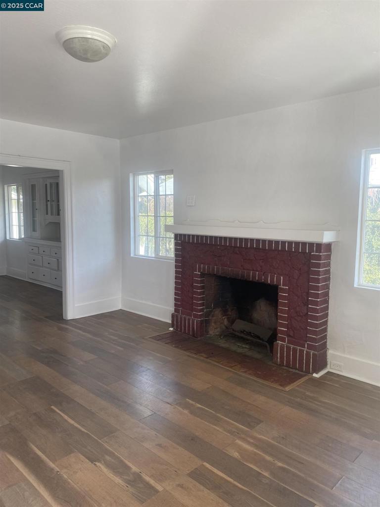 4583 E Tulare, Fresno, CA 93702