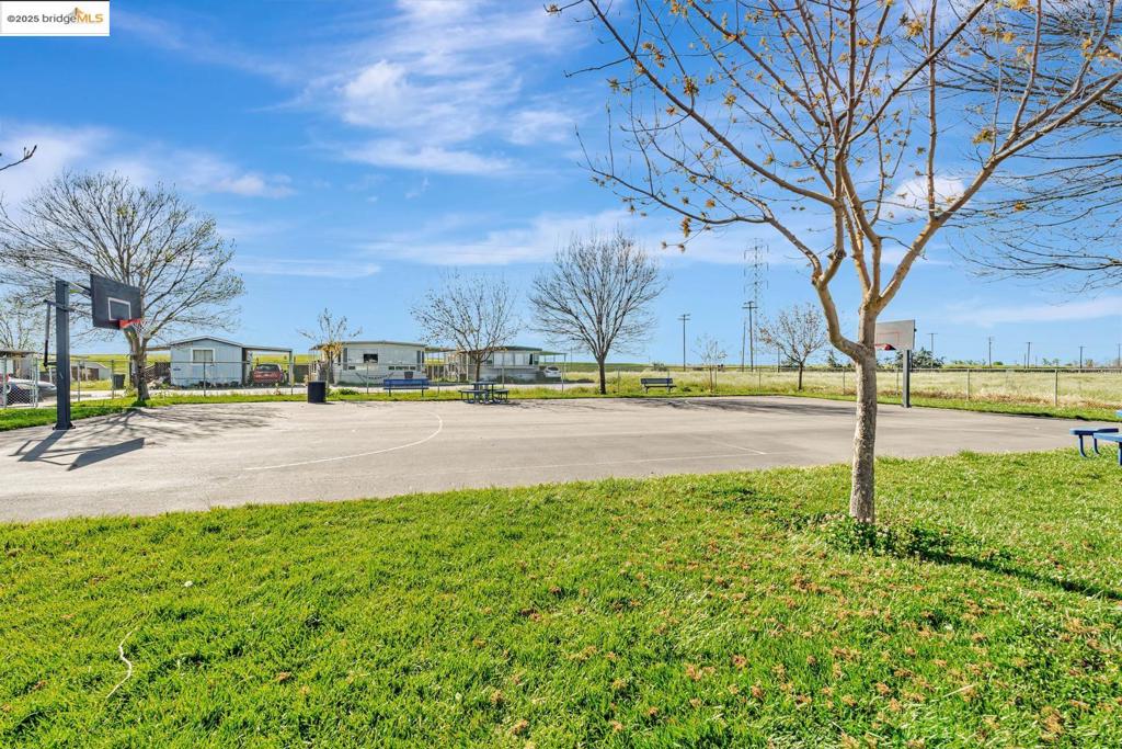 8200 Jantzen RD, Modesto, CA 95357