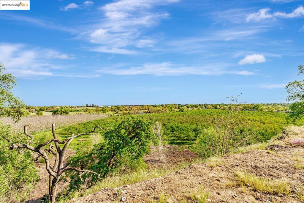 8200 Jantzen RD, Modesto, CA 95357