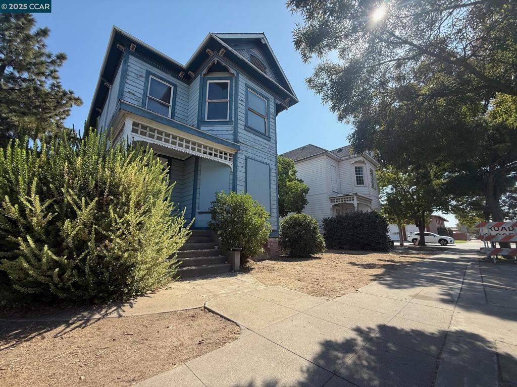 151 S 3Rd Ave, Oakdale, CA 95361